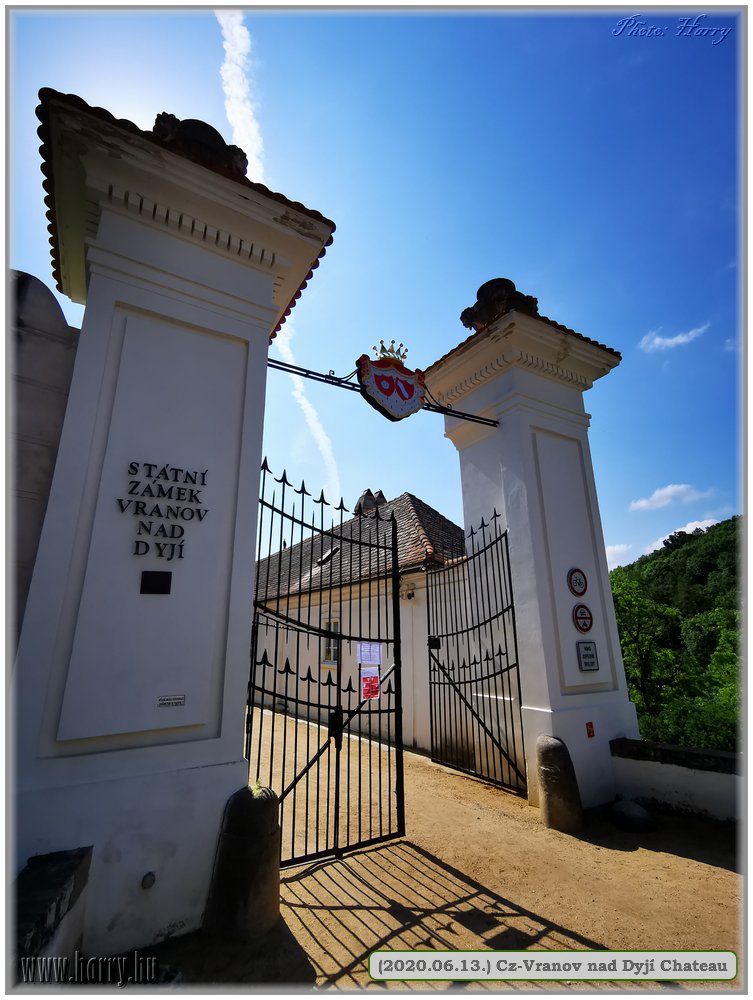 (2020.06.13.)Cz-Vranov_nad_Dyjí_Chateau-06.jpg