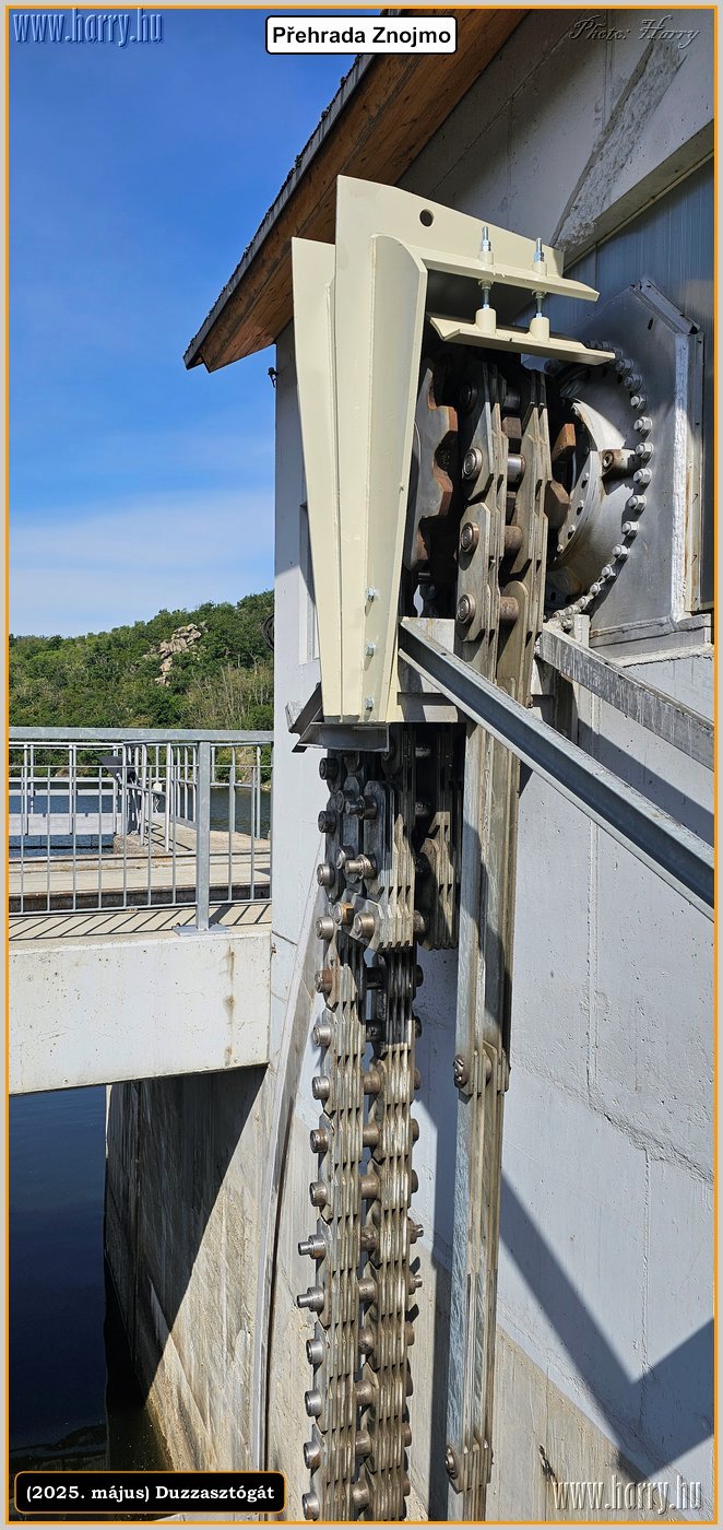 Cz-Znojmo-Duzzaszto-gat-Přehrada_Znojmo-018.jpg