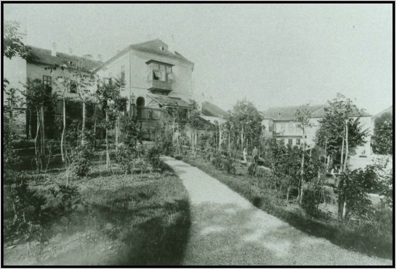 1900-korul-fay a kert felol -3.jpg