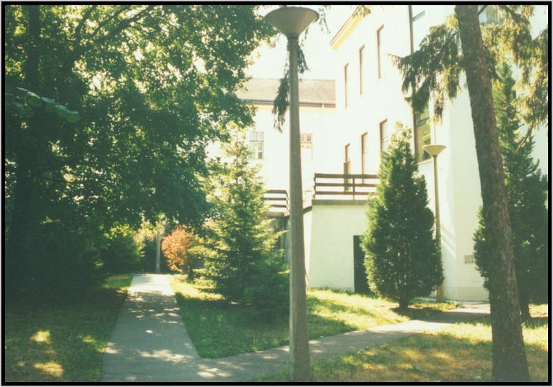 2000 pocsi utca-udvari homlokzat-2.jpg