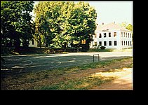 2000 pocsi utca-sportpalya reszlet a B epulettel.jpg