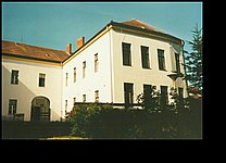 2000 pocsi utca-udvari homlokzat-1.jpg